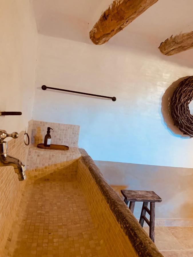 Bed and Breakfast Le Vieux Portail Saint-Saturnin-d'Apt Exterior foto