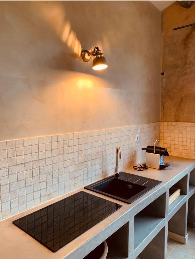 Bed and Breakfast Le Vieux Portail Saint-Saturnin-d'Apt Exterior foto