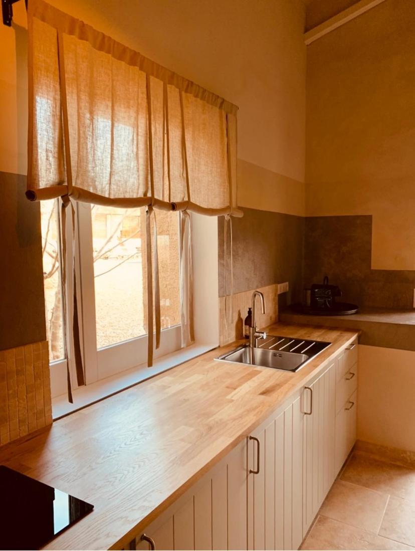 Bed and Breakfast Le Vieux Portail Saint-Saturnin-d'Apt Exterior foto