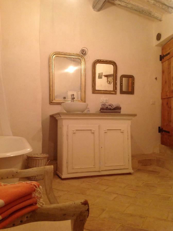 Bed and Breakfast Le Vieux Portail Saint-Saturnin-d'Apt Exterior foto